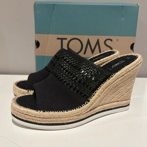 TOMS Black and Tan Woven Wedges